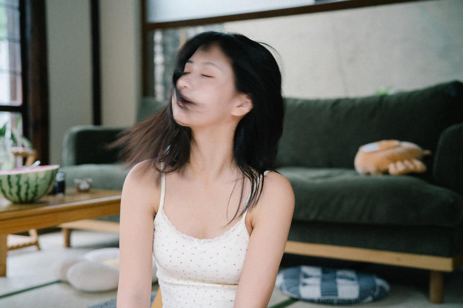 萌芽儿o0-No.035–夏天的尾巴-在线看 第1张 萌芽儿o0-No.035–夏天的尾巴-在线看 第1张