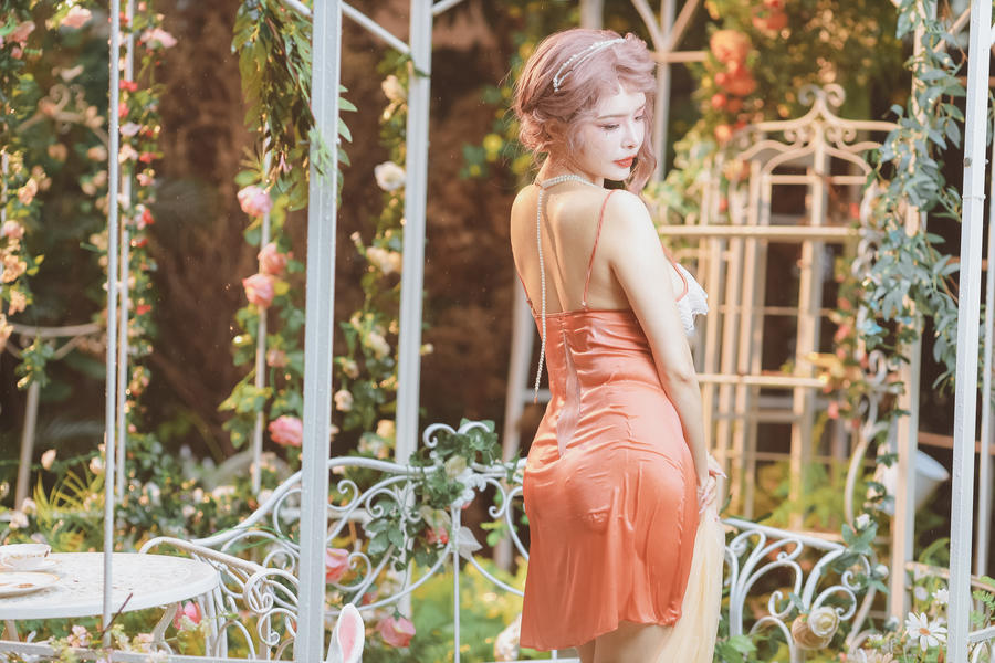 秋和柯基-No.100-花园嬉水-在线看 第3张 秋和柯基-No.100-花园嬉水-在线看 第3张