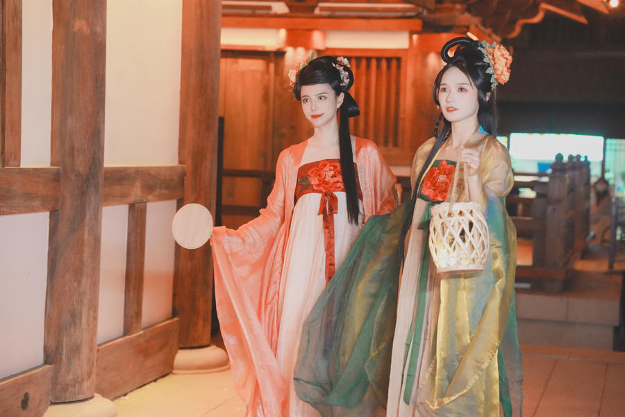 兔子Zzz不吃胡萝卜-No.137–夜游灯会-在线看 第2张 兔子Zzz不吃胡萝卜-No.137–夜游灯会-在线看 第2张