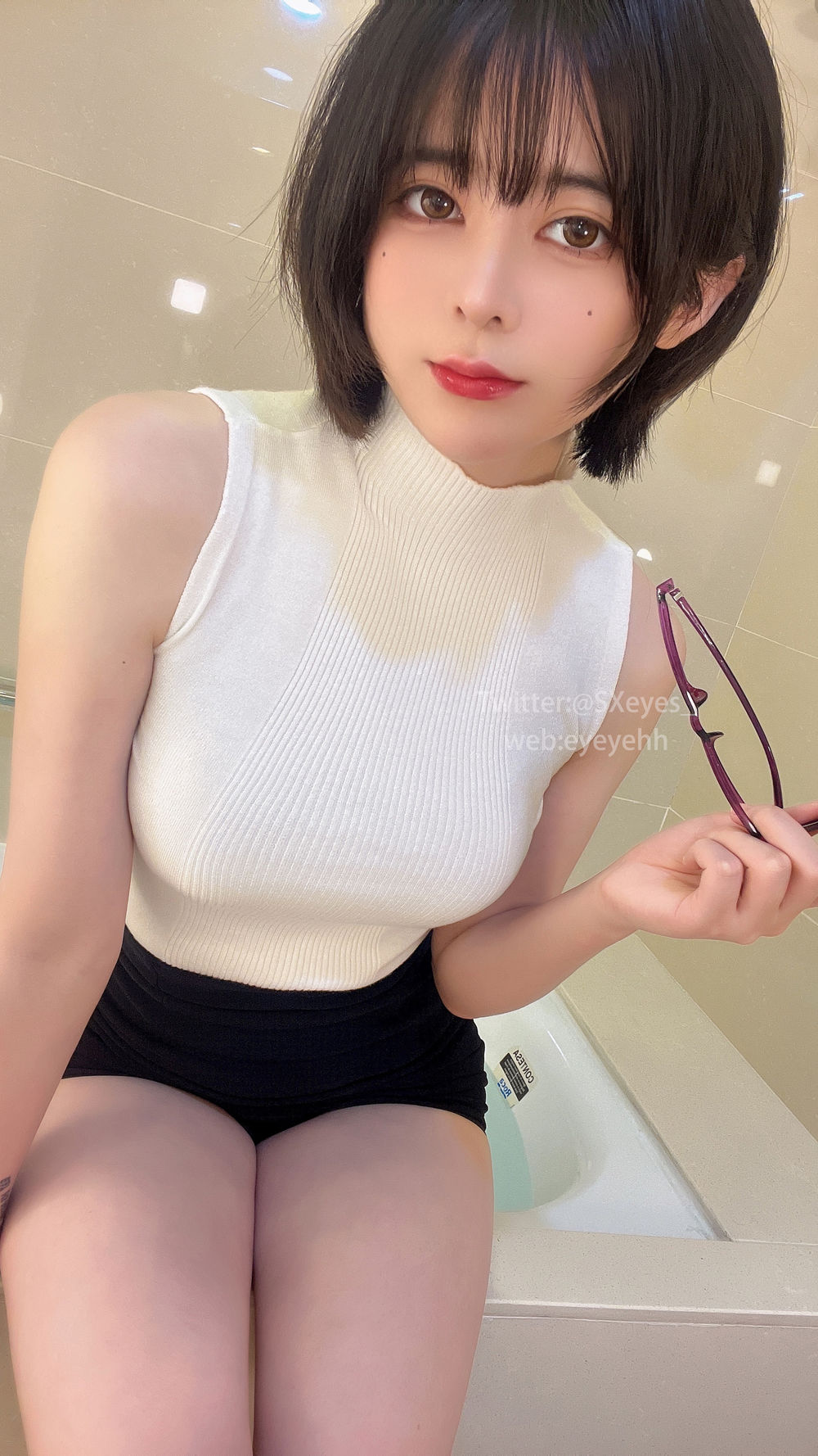 眼酱大魔王w-No.070-vol.33 风吕に入る-在线看 第1张 眼酱大魔王w-No.070-vol.33 风吕に入る-在线看 第1张