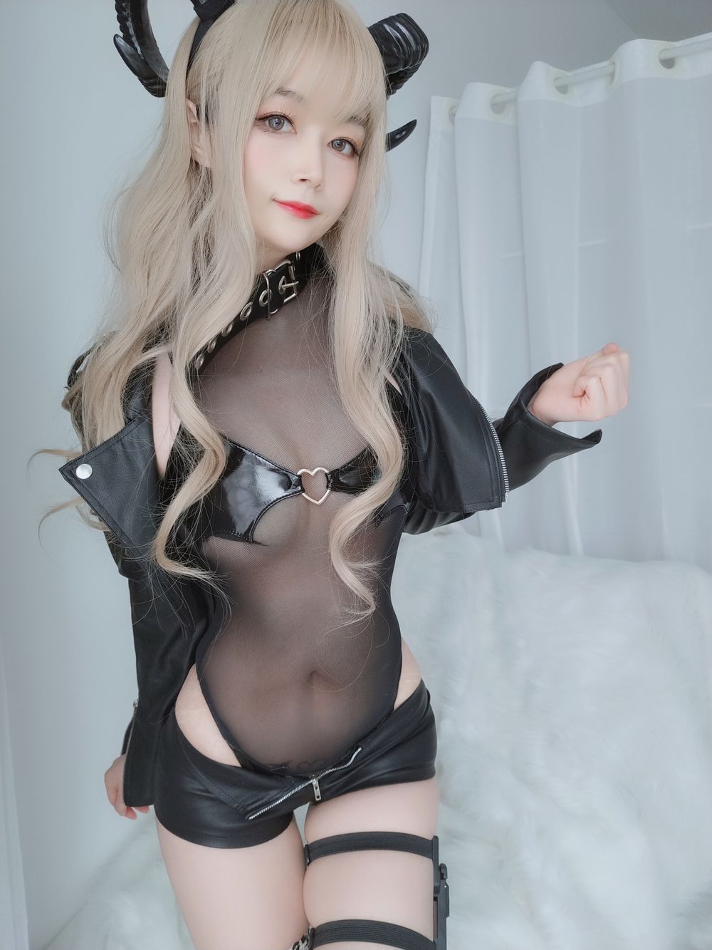 白银81-No.034-皮衣小恶魔-在线看 第1张 白银81-No.034-皮衣小恶魔-在线看 第1张