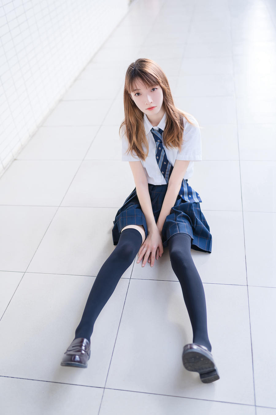 祖木子-No.007-午后阳光下的黑丝学妹-在线看 第2张 祖木子-No.007-午后阳光下的黑丝学妹-在线看 第2张