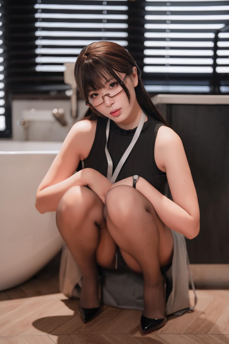 轩萧学姐-No.047–眼镜娘OL-在线看 第3张 轩萧学姐-No.047–眼镜娘OL-在线看 第3张