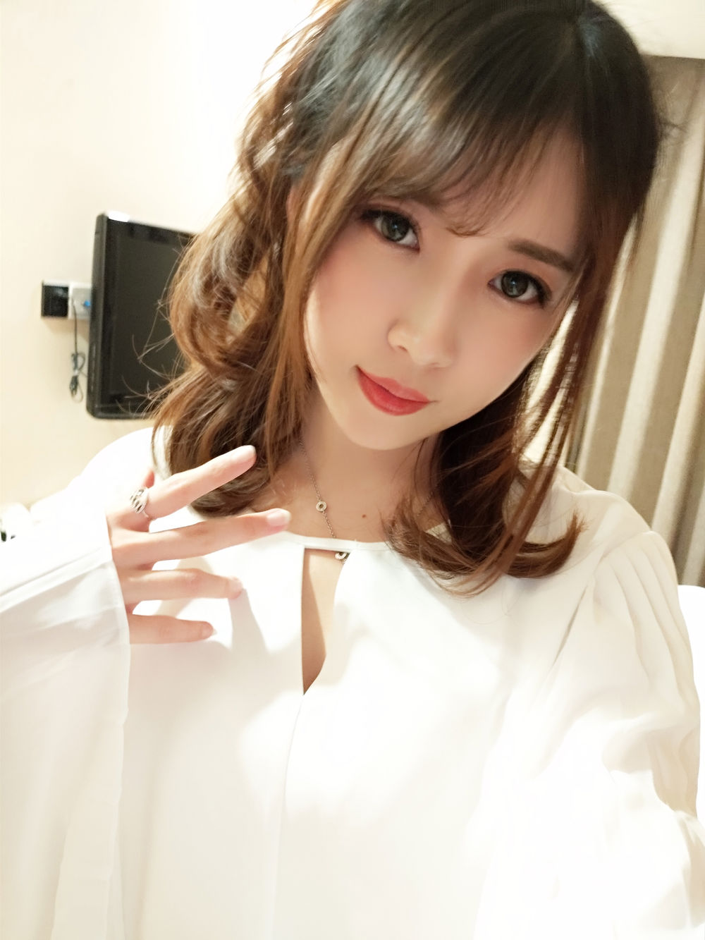 小女巫露娜-No.001-OL肉丝-在线看 第1张 小女巫露娜-No.001-OL肉丝-在线看 第1张