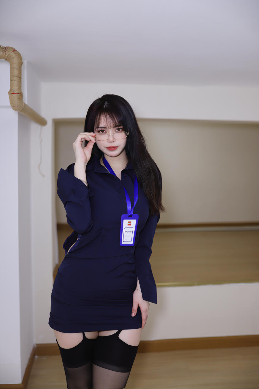 Tina很妖孽呀-No.019-职业装秘书-在线看 第1张 Tina很妖孽呀-No.019-职业装秘书-在线看 第1张