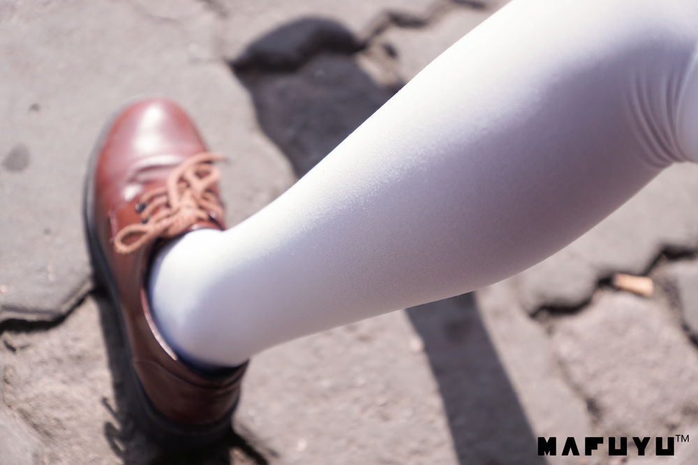 神楽坂真冬-No.004-红JK白过膝-在线看 第1张 神楽坂真冬-No.004-红JK白过膝-在线看 第1张