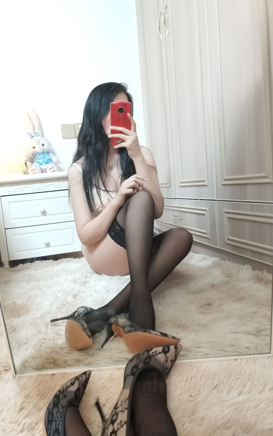 轩萧学姐-No.014-蓝色睡衣自拍-在线看 第3张 轩萧学姐-No.014-蓝色睡衣自拍-在线看 第3张