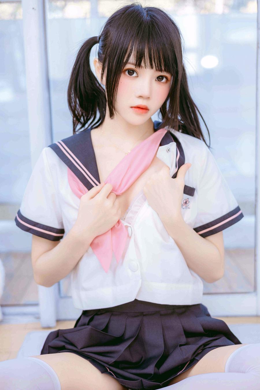 桜桃喵-No.189-草莓雪糕-在线看 第3张