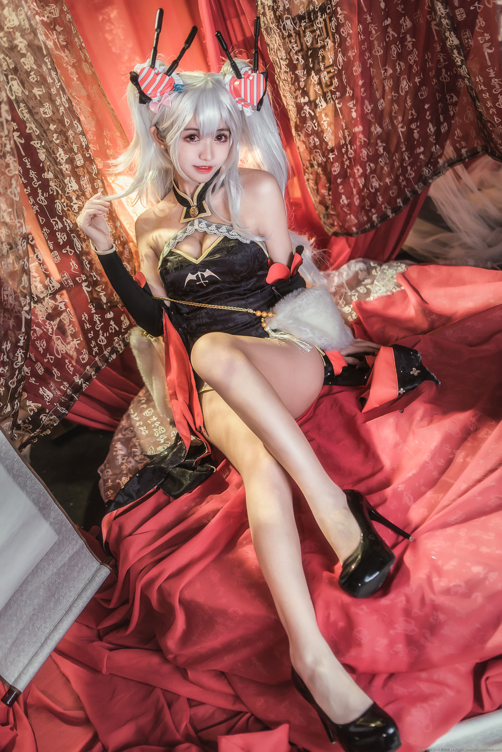 鳗鱼霏儿-No.019-碧蓝华裳 吸血鬼-在线看 第3张 鳗鱼霏儿-No.019-碧蓝华裳 吸血鬼-在线看 第3张