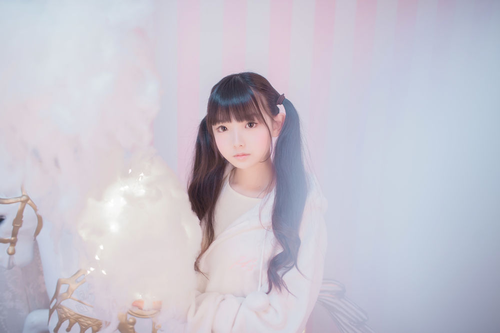 樱群-No.001-玻璃罩下的旋转木马-在线看 第2张 樱群-No.001-玻璃罩下的旋转木马-在线看 第2张