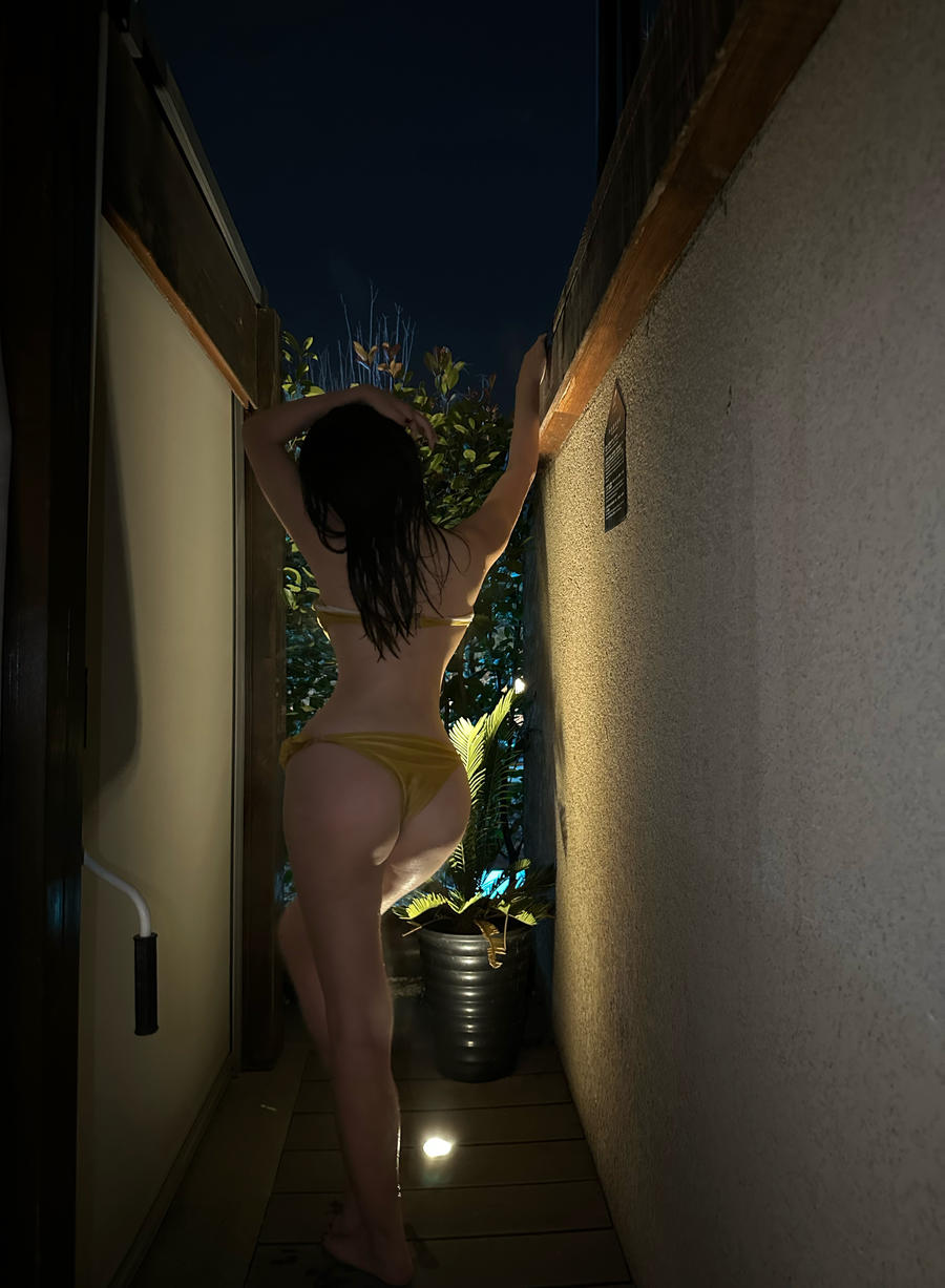 奶宝妹纸-No.031–深夜游泳池-在线看 第1张 奶宝妹纸-No.031–深夜游泳池-在线看 第1张