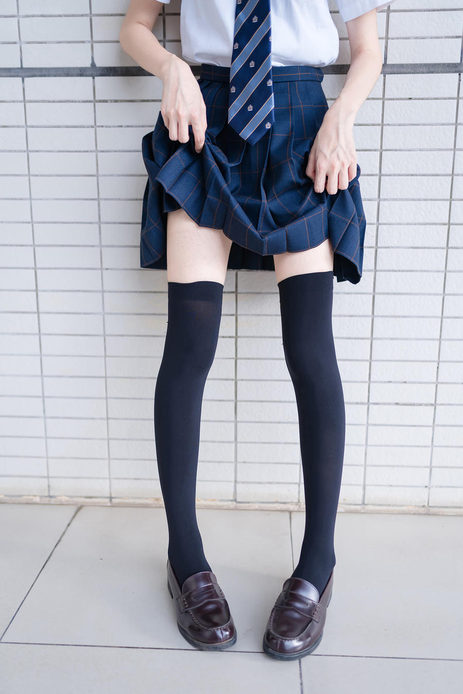 祖木子-No.007-午后阳光下的黑丝学妹-在线看 第1张 祖木子-No.007-午后阳光下的黑丝学妹-在线看 第1张