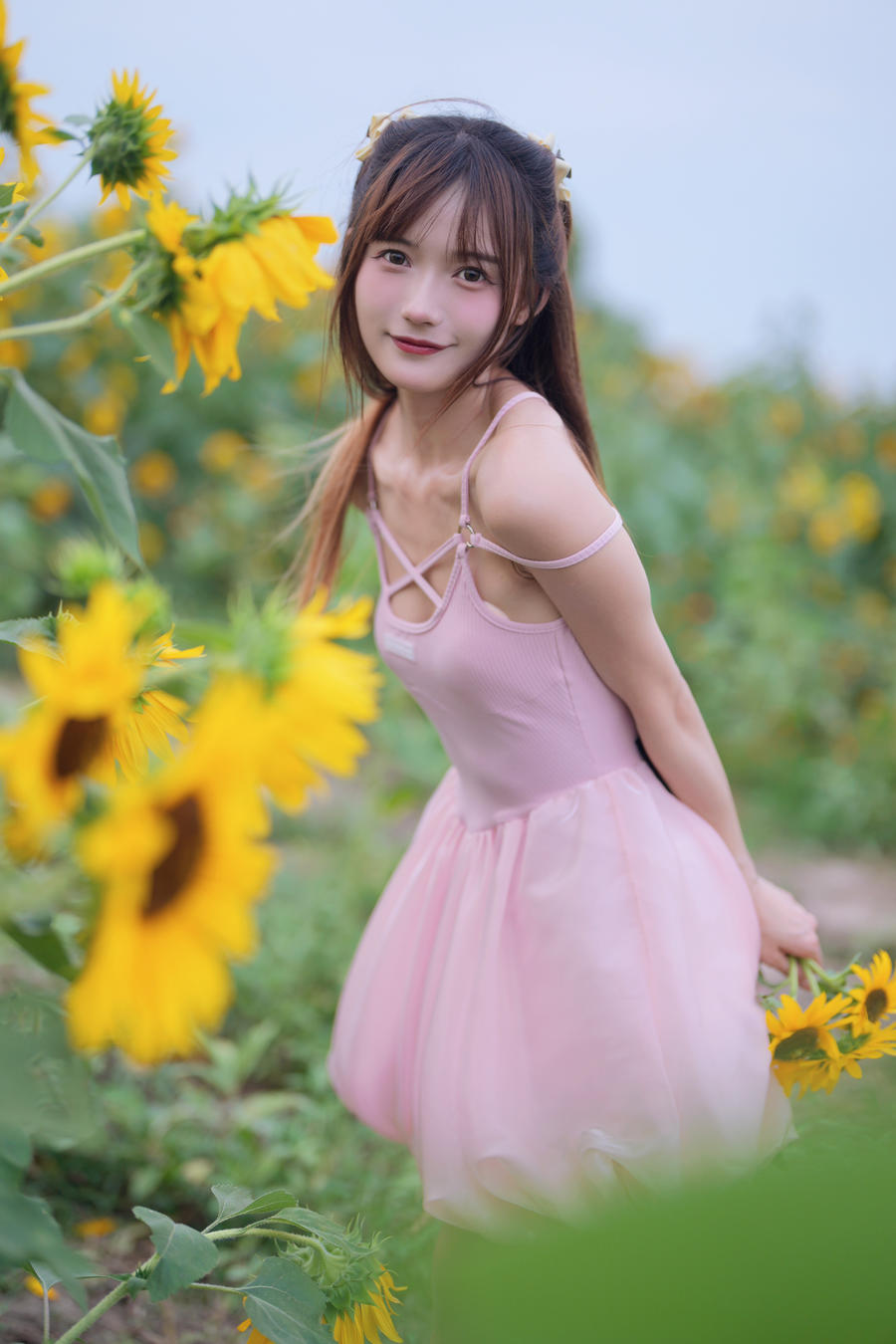 兔子Zzz不吃胡萝卜-No.146–蓝调向日葵少女-在线看 第2张 兔子Zzz不吃胡萝卜-No.146–蓝调向日葵少女-在线看 第2张