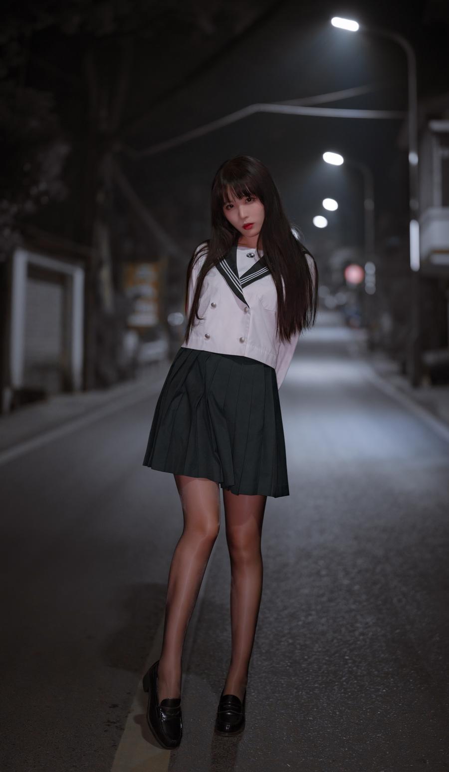 轩萧学姐-No.042-公路JK-在线看 第1张 轩萧学姐-No.042-公路JK-在线看 第1张