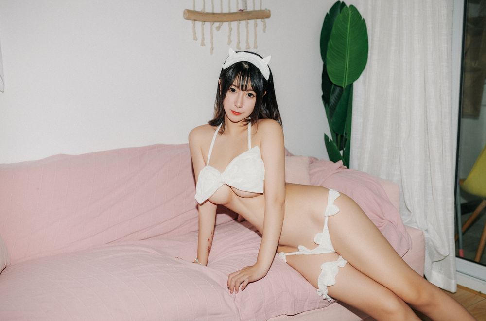 猫九酱Sakura-No.011-白色蝴蝶结南半球-在线看 第1张 猫九酱Sakura-No.011-白色蝴蝶结南半球-在线看 第1张