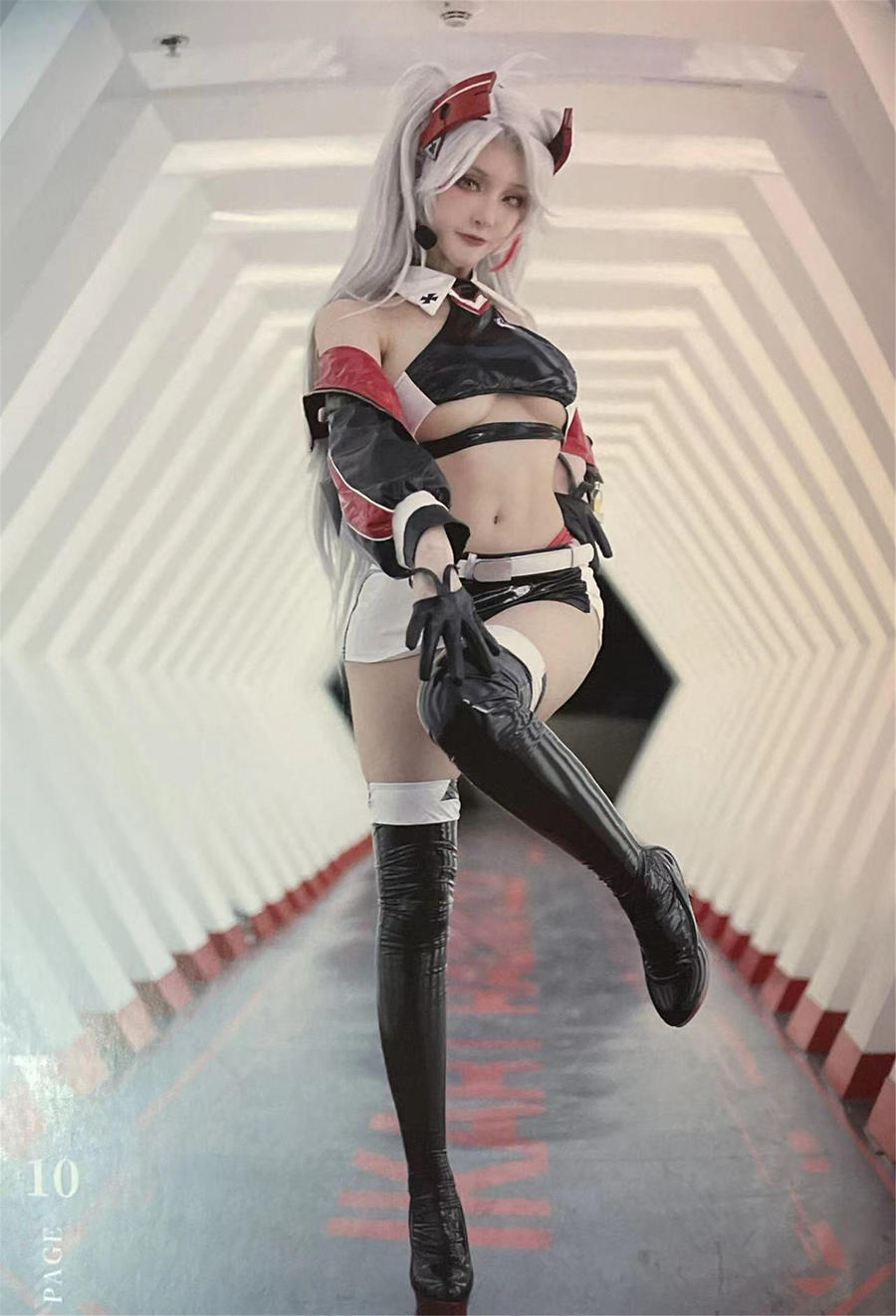 在下萝莉控ii(魔王)-No.043–欧根赛车服-在线看 第3张 在下萝莉控ii(魔王)-No.043–欧根赛车服-在线看 第3张