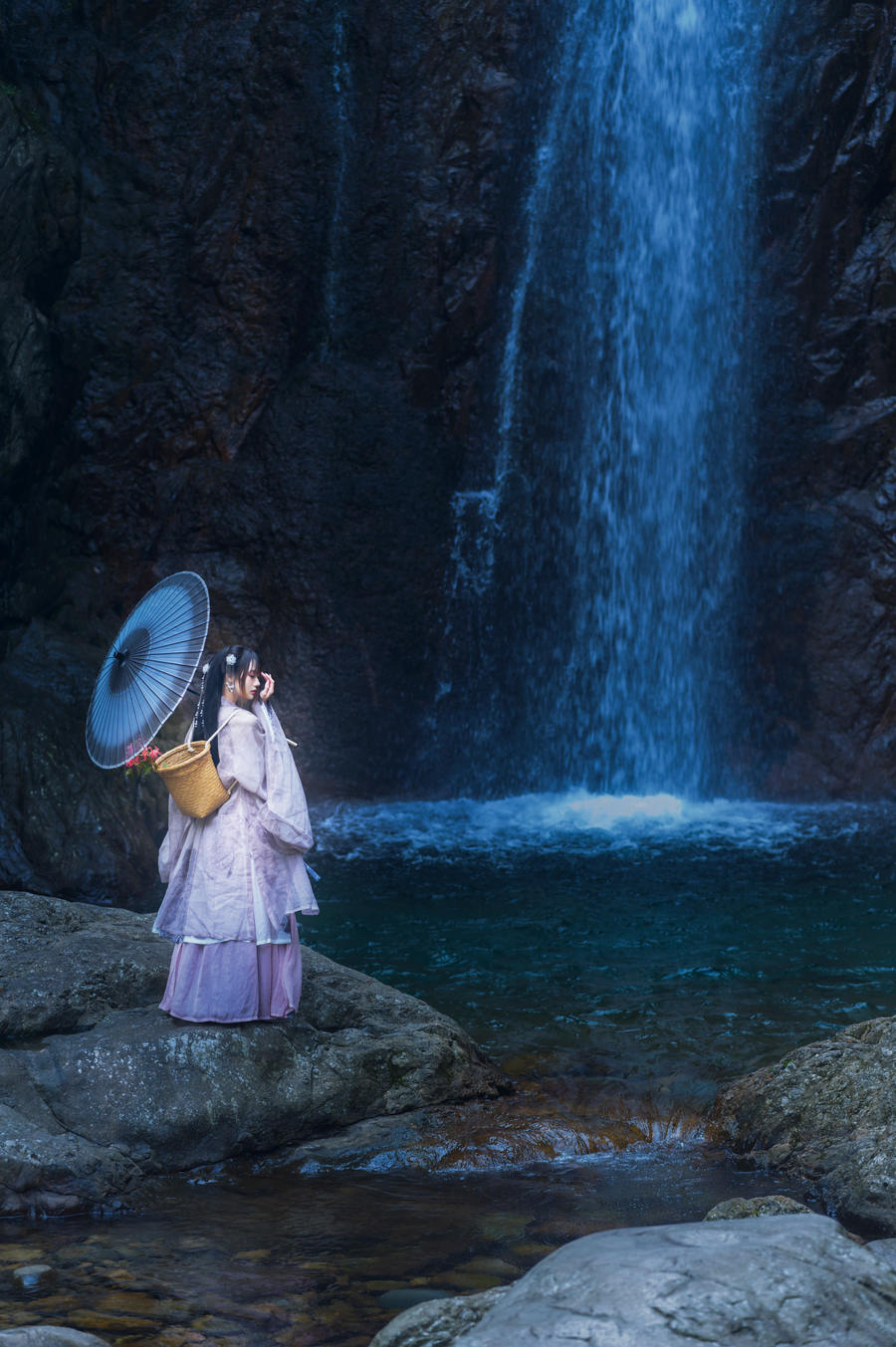 兔子Zzz不吃胡萝卜-No.090-寻蝶梦-在线看 第1张 兔子Zzz不吃胡萝卜-No.090-寻蝶梦-在线看 第1张