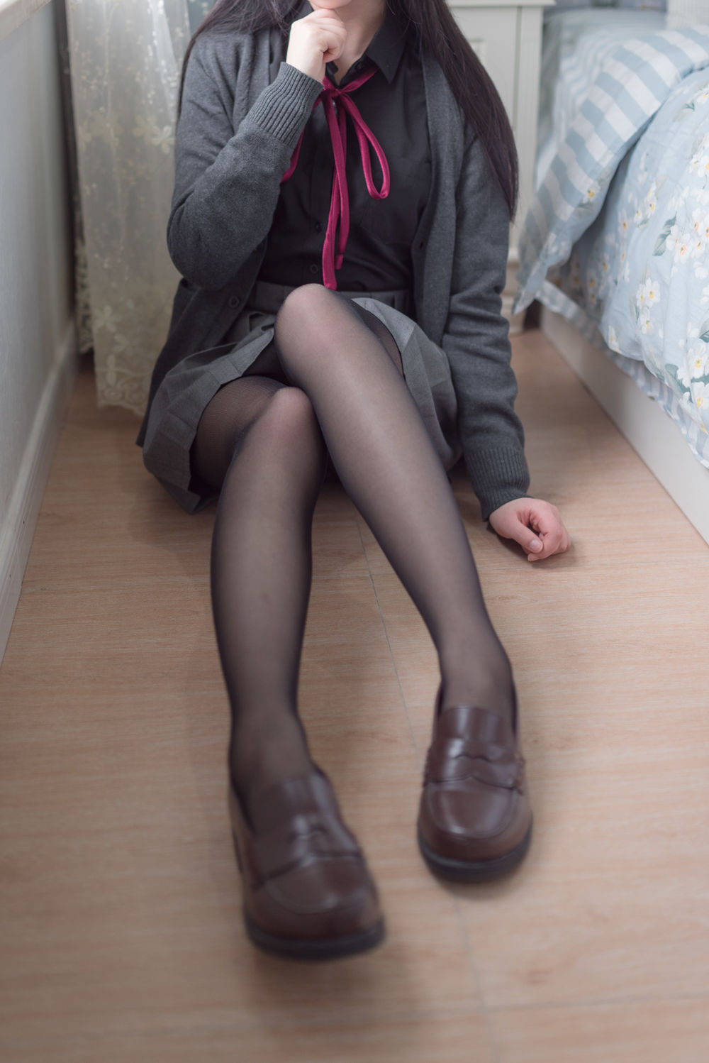 雪琪SAMA-No.002-JK黑丝纯腿-在线看 第2张 雪琪SAMA-No.002-JK黑丝纯腿-在线看 第2张