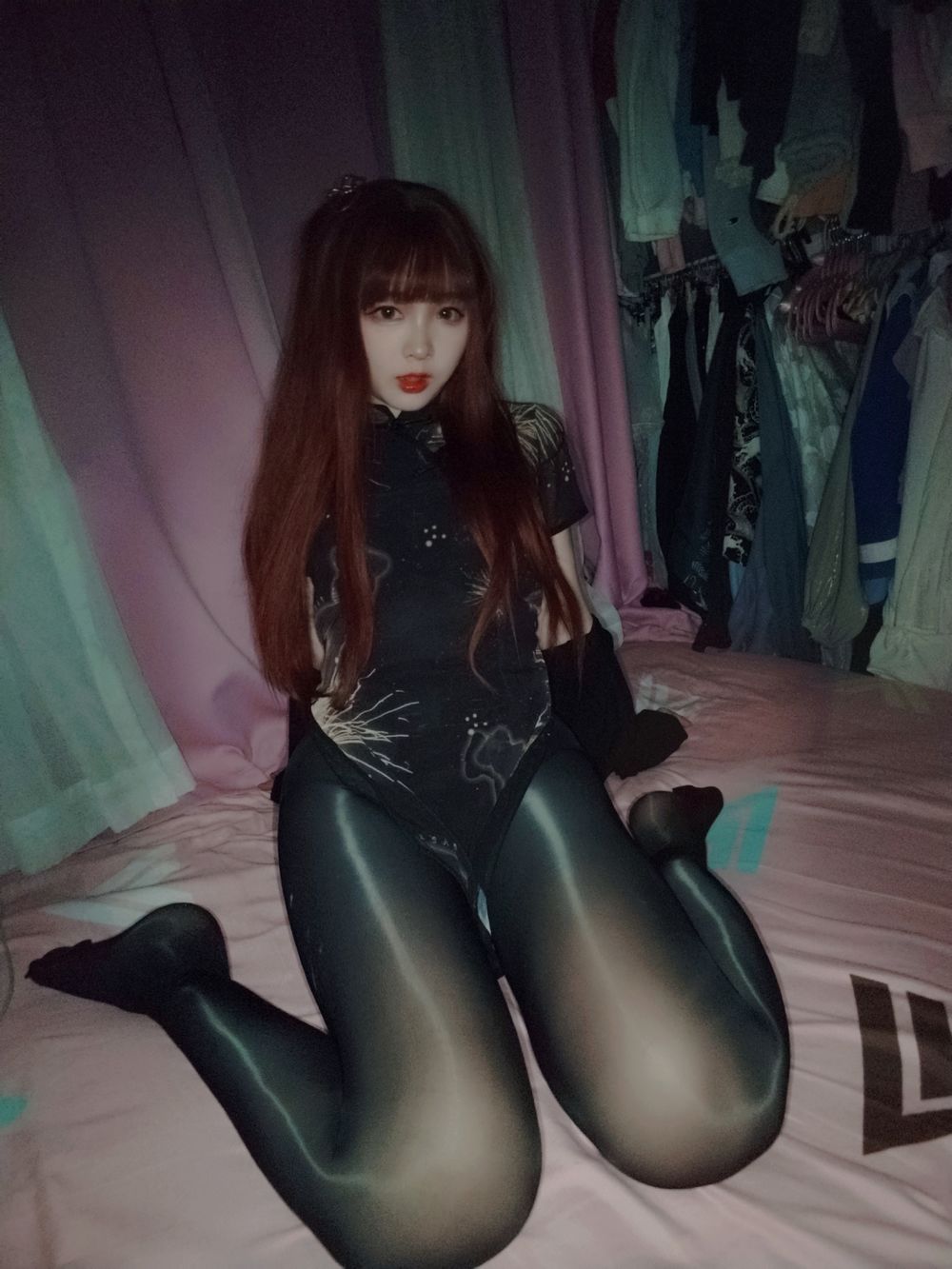 古川-No.039-自拍系列亮丝黑旗袍-在线看 第2张 古川-No.039-自拍系列亮丝黑旗袍-在线看 第2张