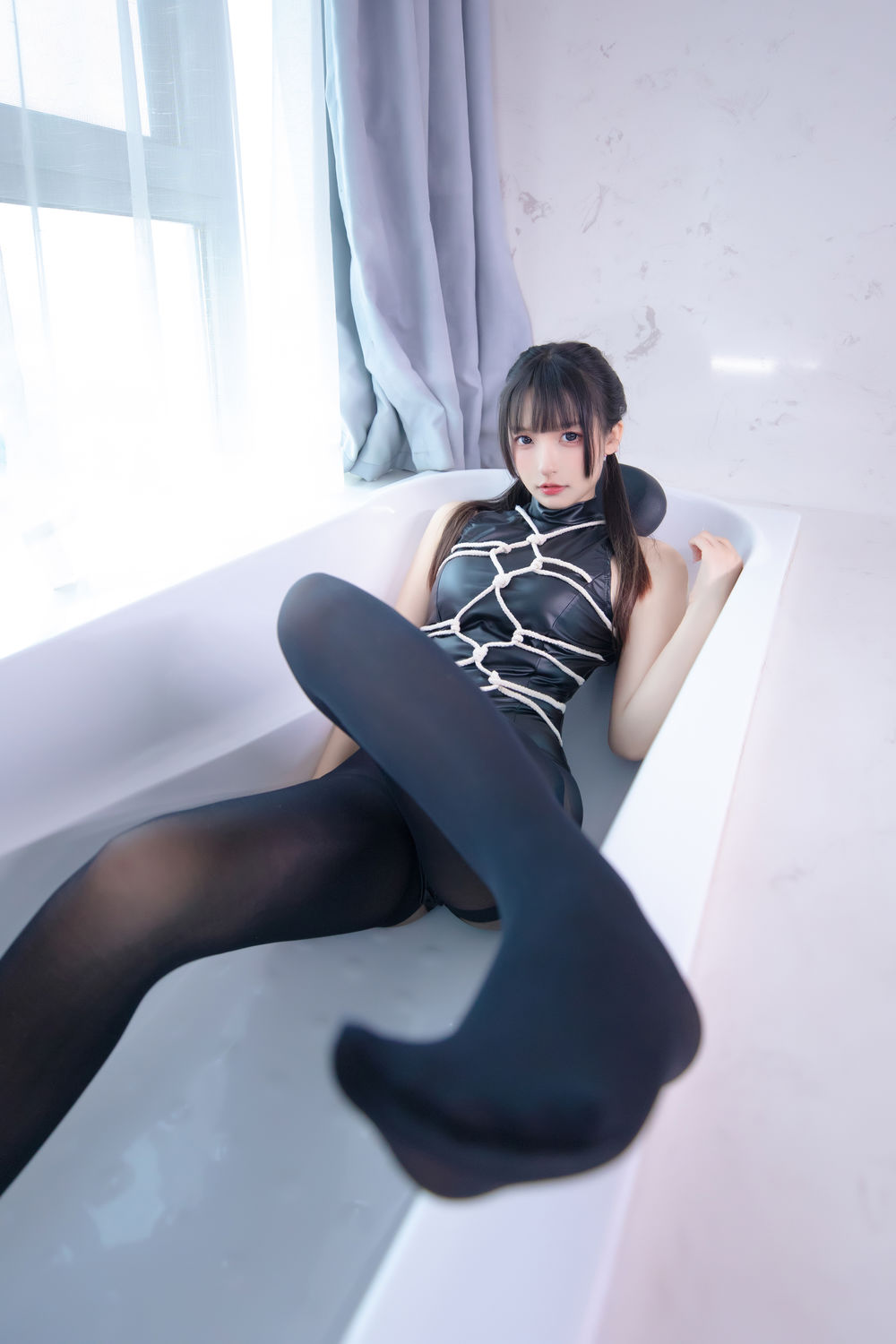 神楽坂真冬-No.117-夏日戏水-在线看 第2张 神楽坂真冬-No.117-夏日戏水-在线看 第2张