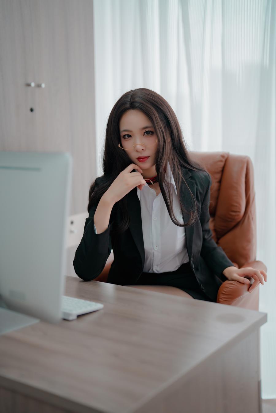 轩萧学姐-No.041-女社长-在线看 第2张 轩萧学姐-No.041-女社长-在线看 第2张