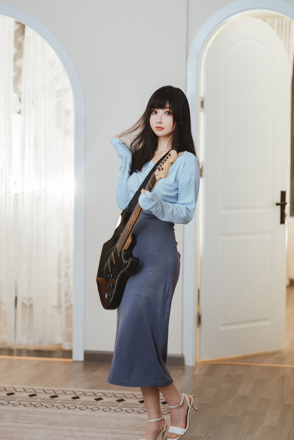 rioko凉凉子-No.073-吉他妹妹系带裙-在线看 第1张 rioko凉凉子-No.073-吉他妹妹系带裙-在线看 第1张