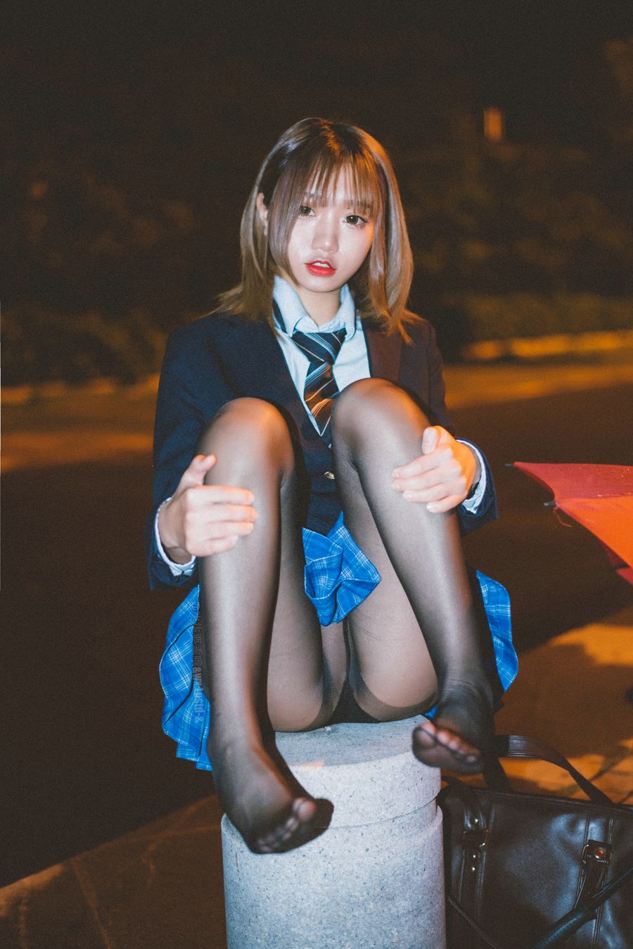 柒柒要乖哦-No.019-深夜公园JK-在线看 第1张 柒柒要乖哦-No.019-深夜公园JK-在线看 第1张