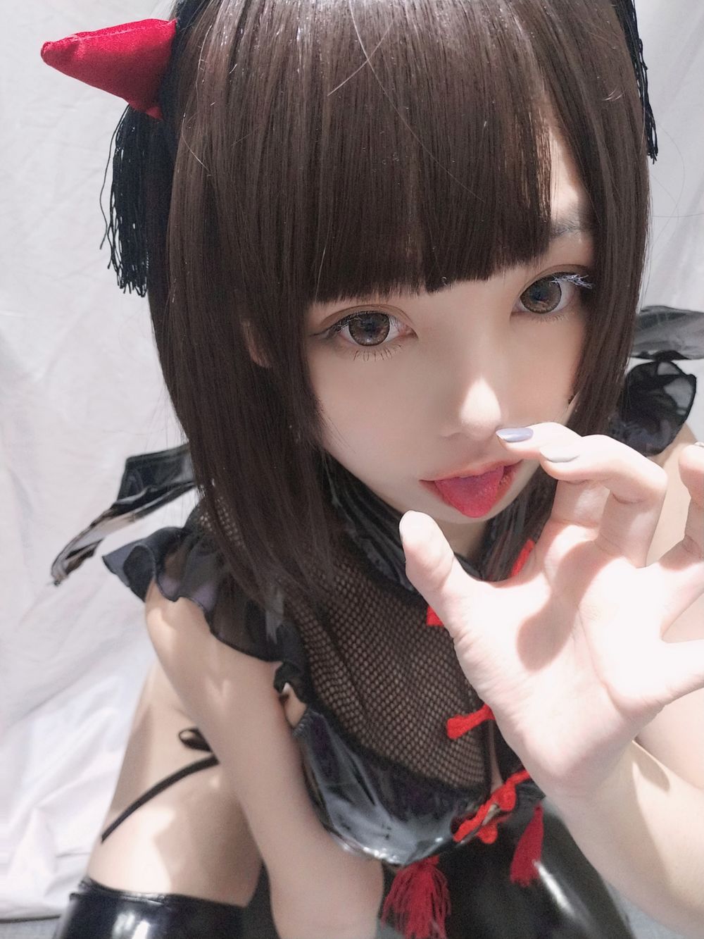 蜜汁猫裘-No.023-小恶魔自拍-在线看 第2张 蜜汁猫裘-No.023-小恶魔自拍-在线看 第2张