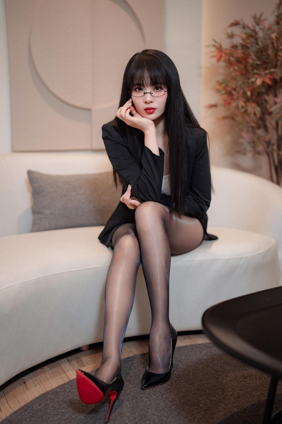 轩萧学姐-No.065 – 下班后的OL-在线看 第3张 轩萧学姐-No.065 – 下班后的OL-在线看 第3张