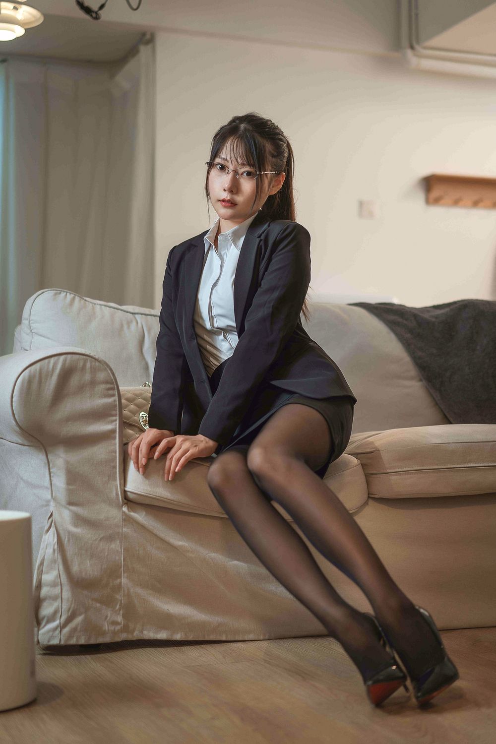 香草喵露露-No.034-民宿下班回家-在线看 第2张 香草喵露露-No.034-民宿下班回家-在线看 第2张