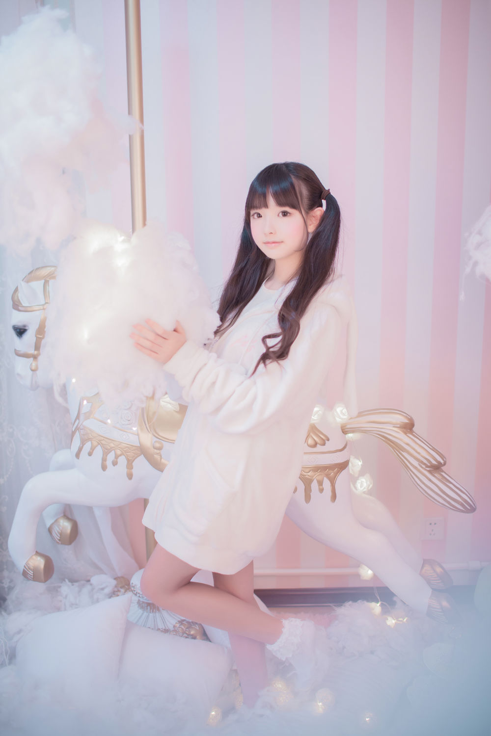 樱群-No.001-玻璃罩下的旋转木马-在线看 第1张 樱群-No.001-玻璃罩下的旋转木马-在线看 第1张