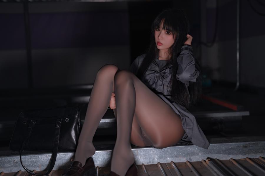 轩萧学姐-No.040-楼道+车库-在线看 第1张 轩萧学姐-No.040-楼道+车库-在线看 第1张