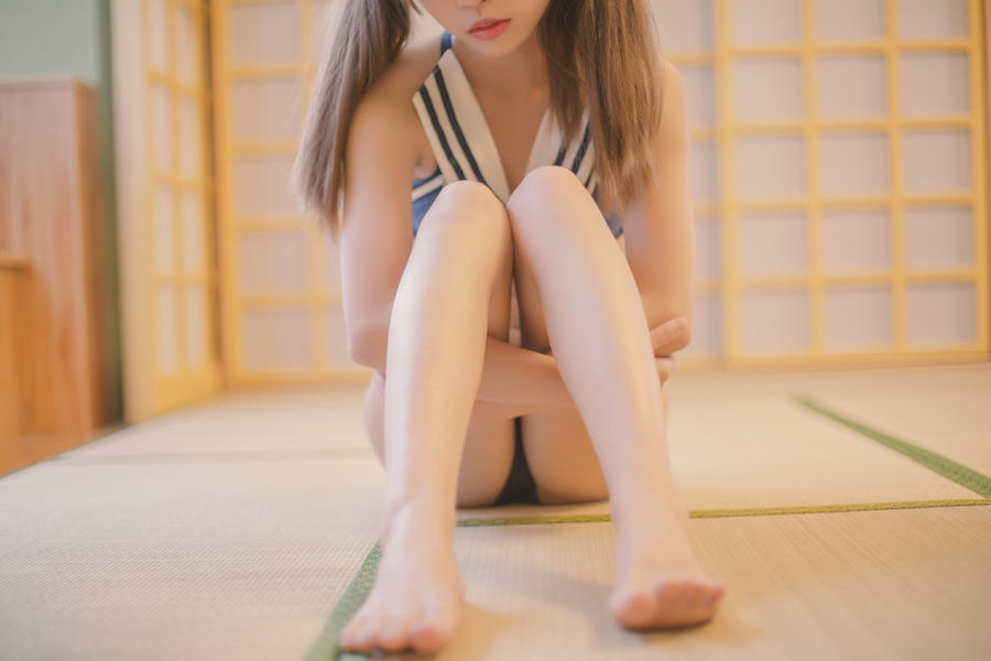 白易子教主-No.029-蓝白泳装-在线看 第1张 白易子教主-No.029-蓝白泳装-在线看 第1张