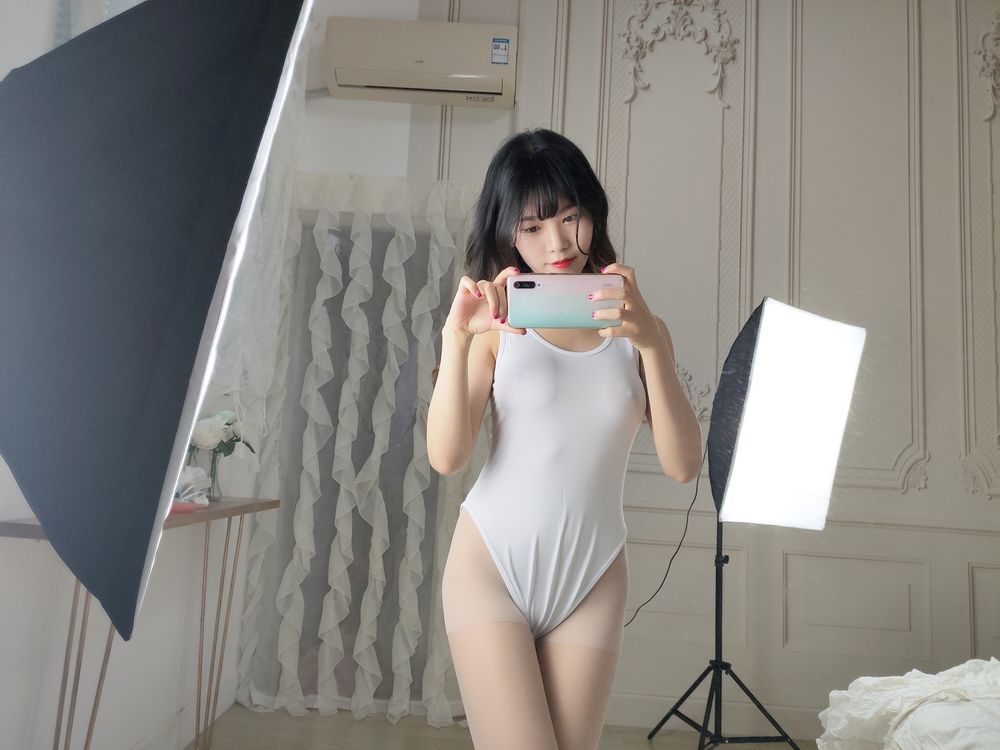 抖娘-利世-No.001-白色死库水激凸自拍-在线看 第2张 抖娘-利世-No.001-白色死库水激凸自拍-在线看 第2张