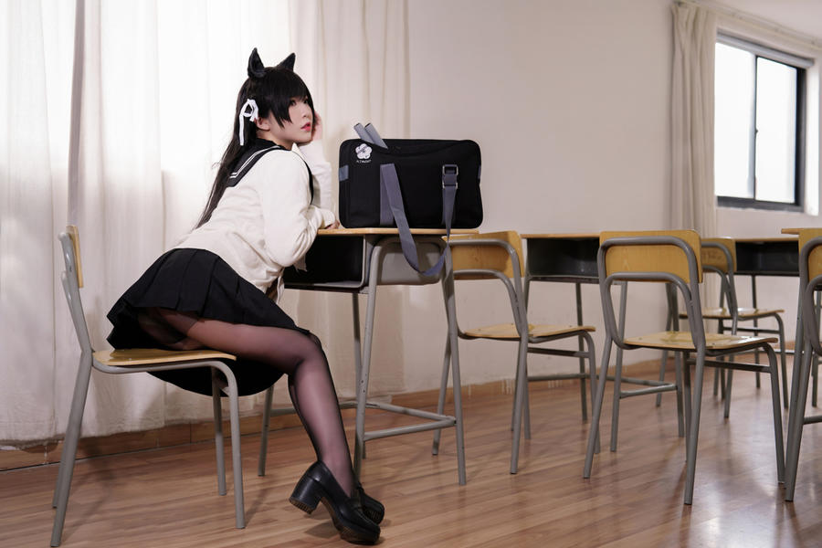 半半子-No.083 – 碧蓝航线 爱宕 学园幻想曲-在线看 第1张 半半子-No.083 – 碧蓝航线 爱宕 学园幻想曲-在线看 第1张