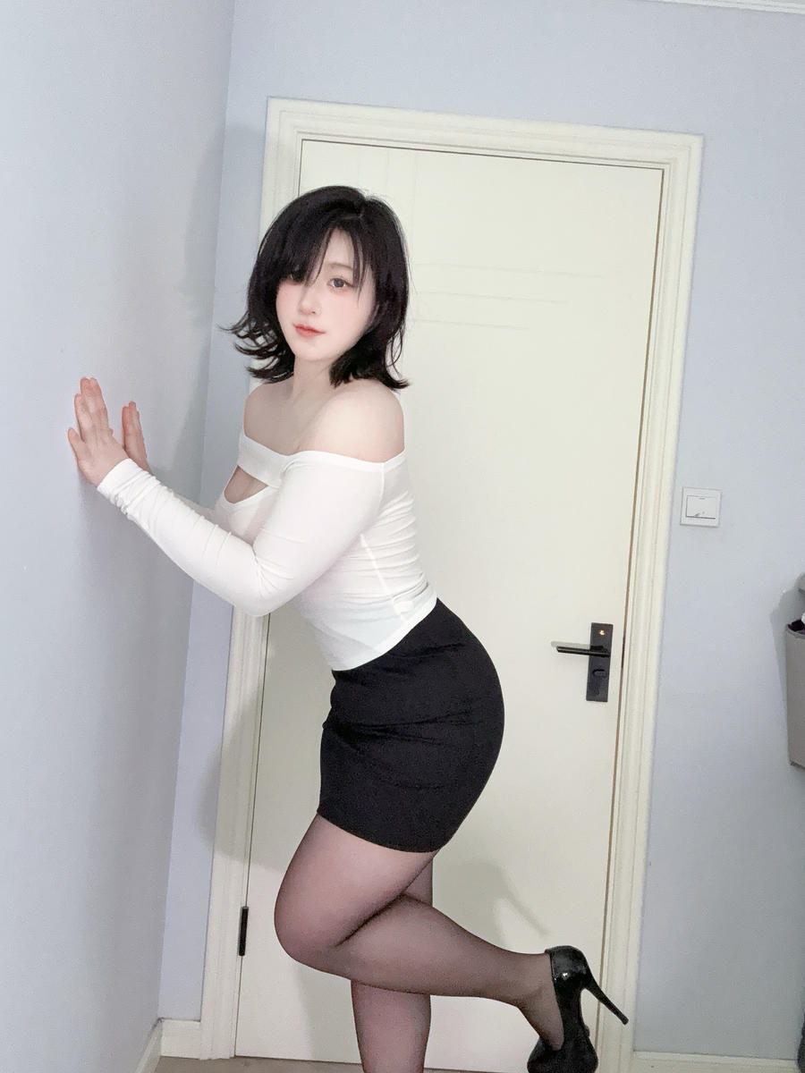 Zyra秋-No.017 – 妈妈的裙子-在线看 第3张 Zyra秋-No.017 – 妈妈的裙子-在线看 第3张